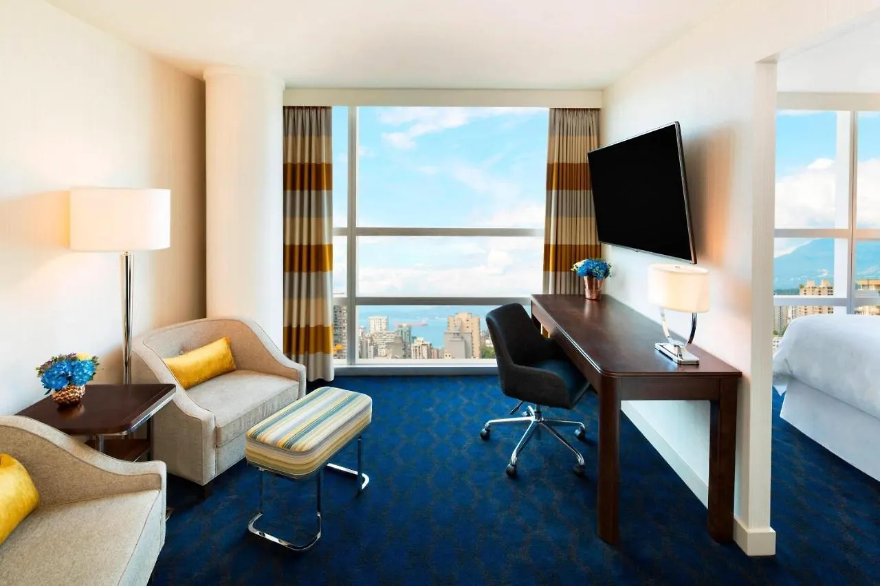 Sheraton Vancouver Wall Centre 4*,